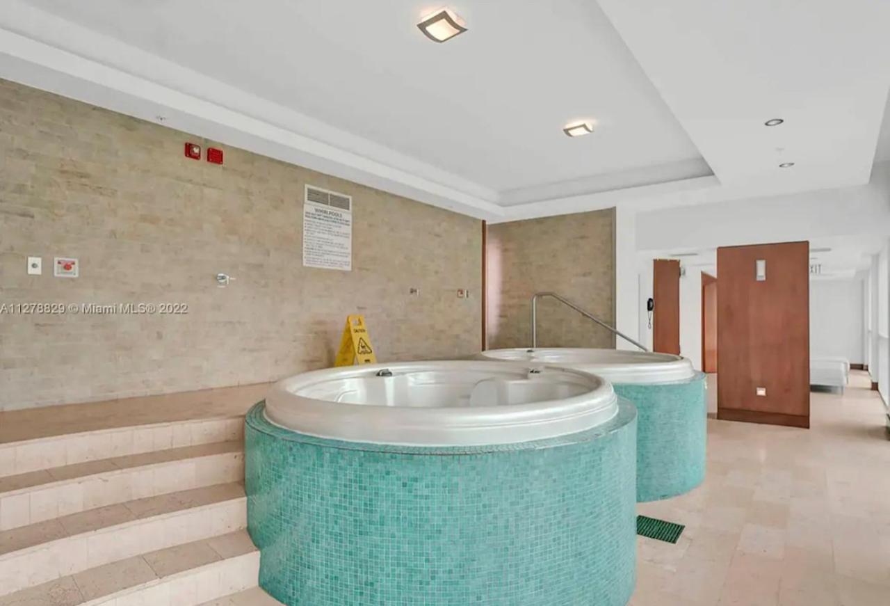 Iconic 2 Bedroom Loft Brickell-Stunning Views Miami Exterior photo